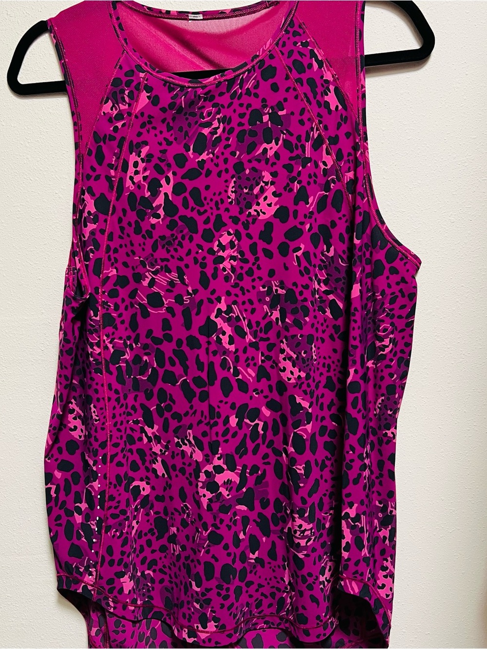 Lululemon Women’s Sleeveless Active Tank - Magenta Animal Print beautiful color